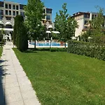 Blue Kavatsi, * Sozopol